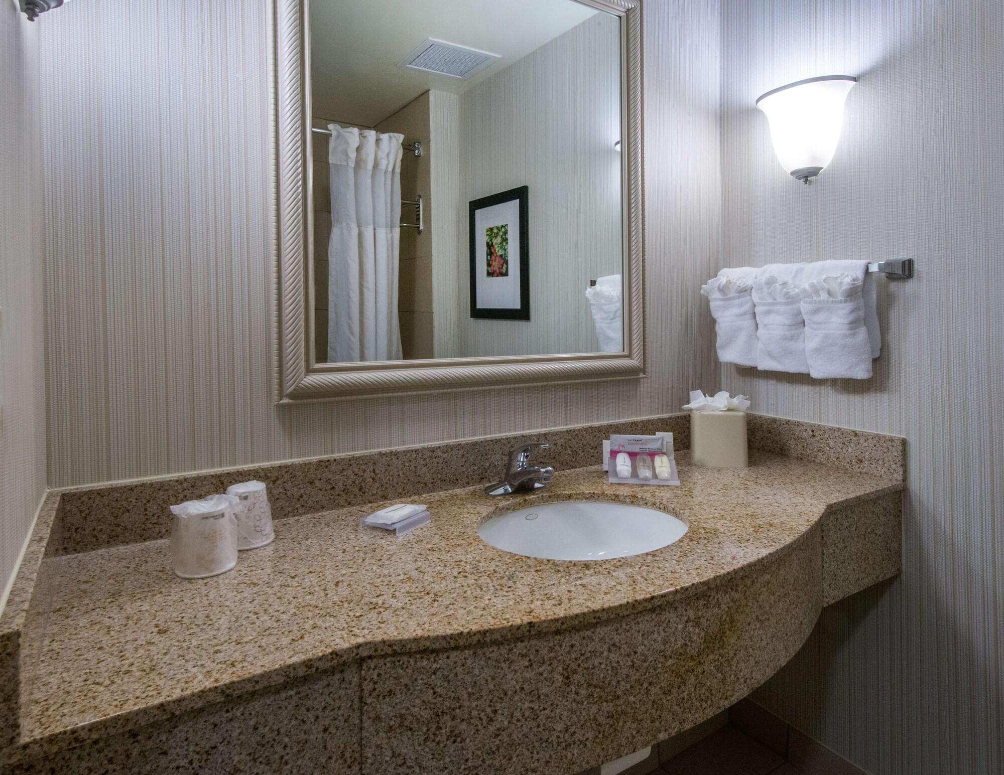 Hilton Garden Inn Tallahassee Central Экстерьер фото