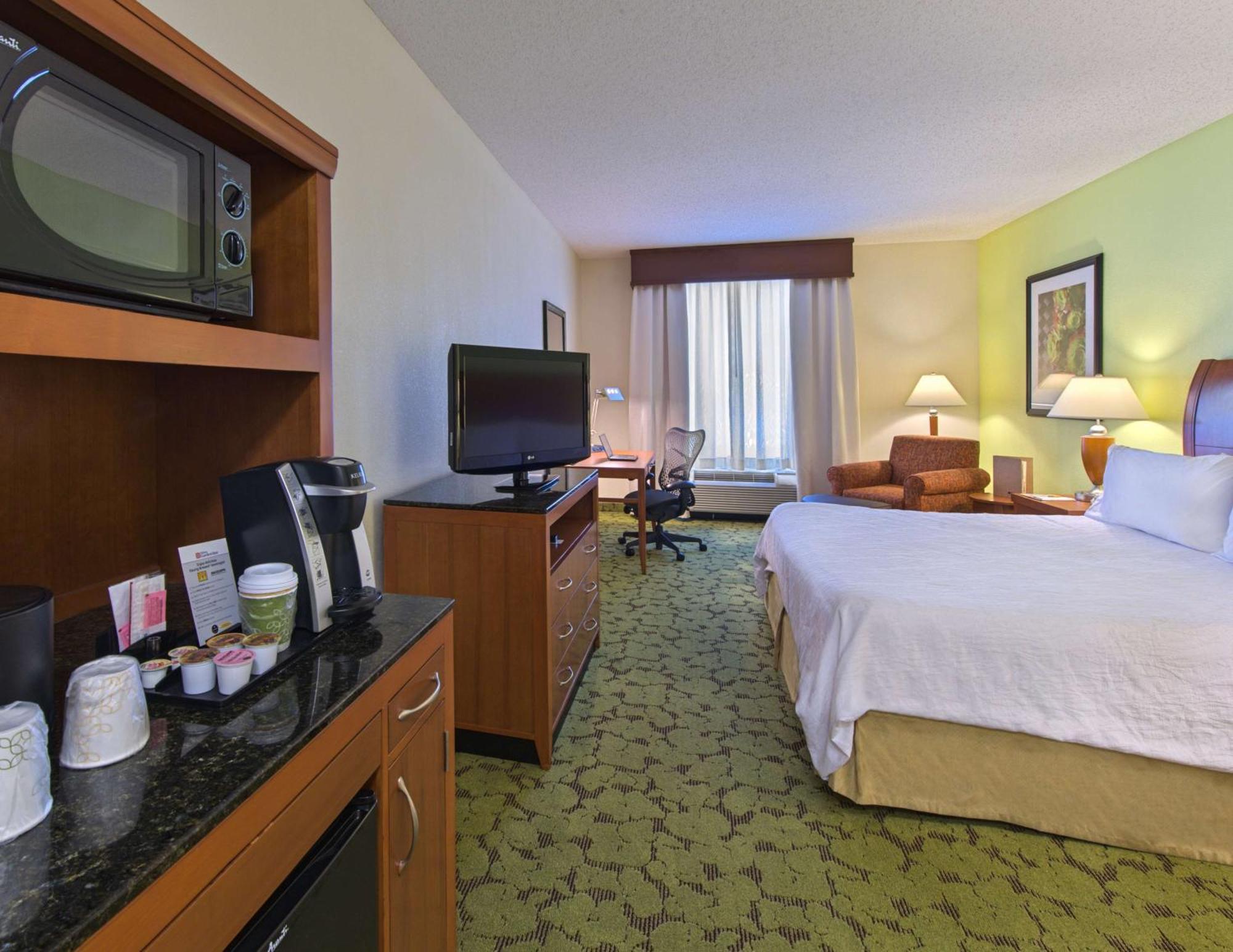 Hilton Garden Inn Tallahassee Central Экстерьер фото