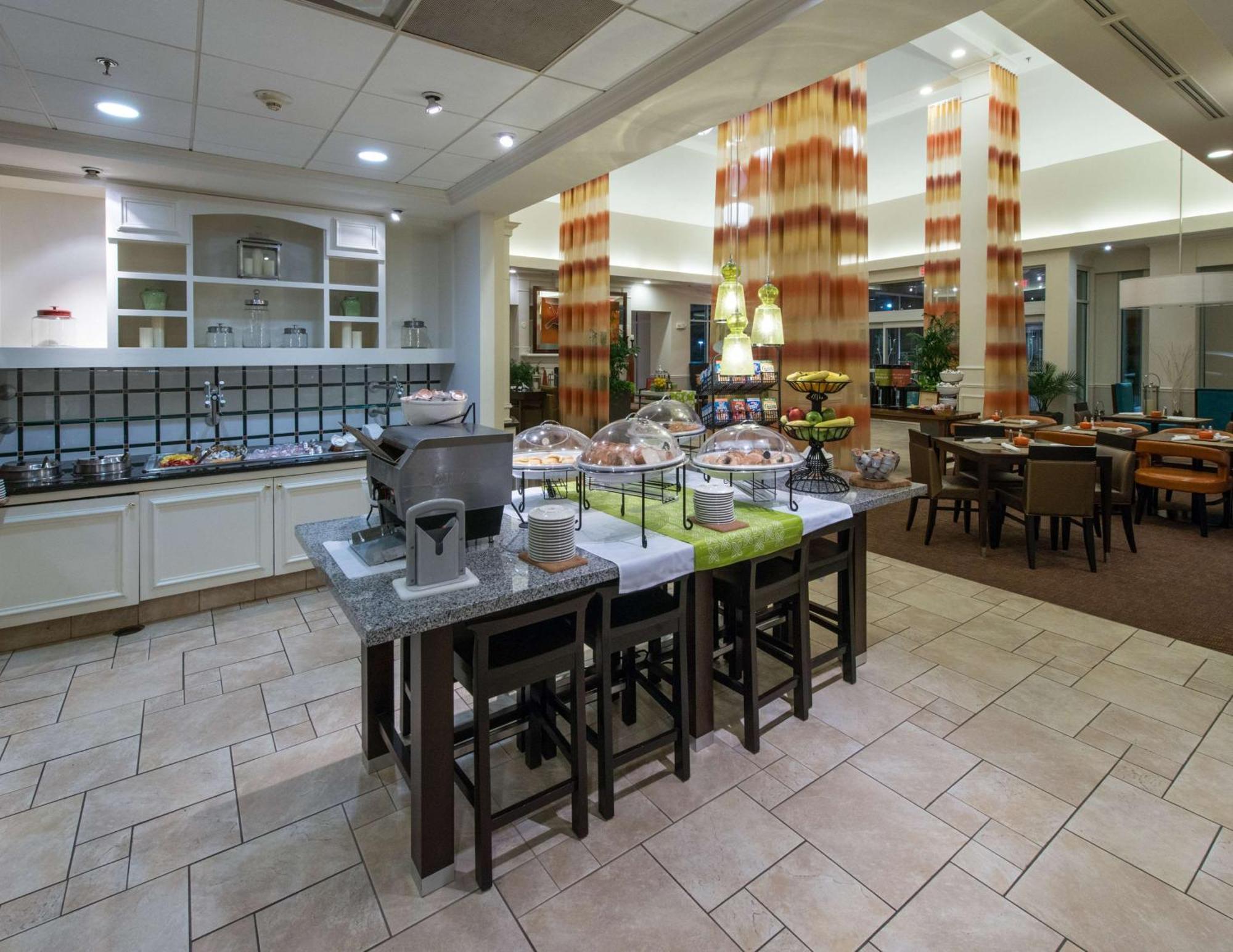 Hilton Garden Inn Tallahassee Central Экстерьер фото