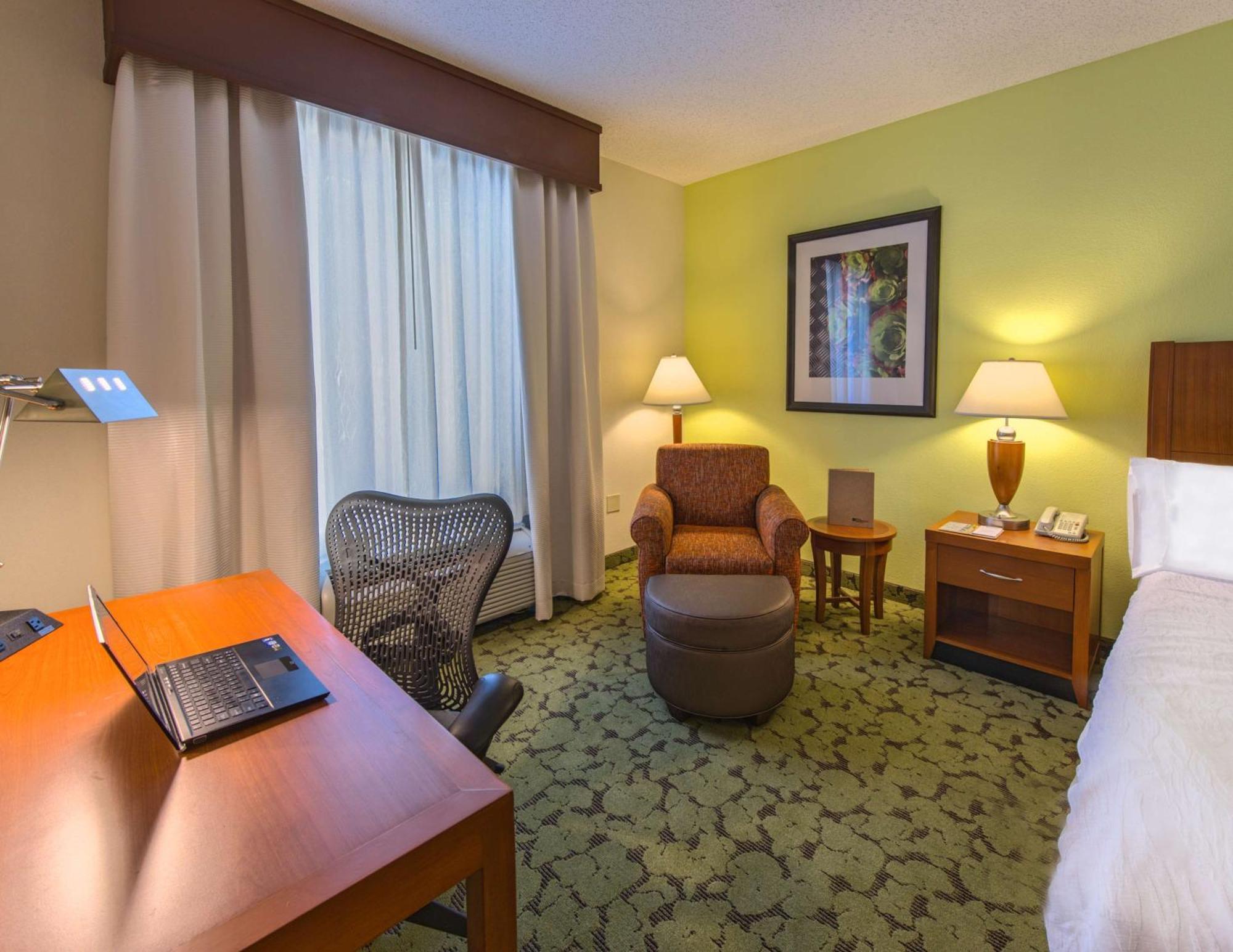 Hilton Garden Inn Tallahassee Central Экстерьер фото