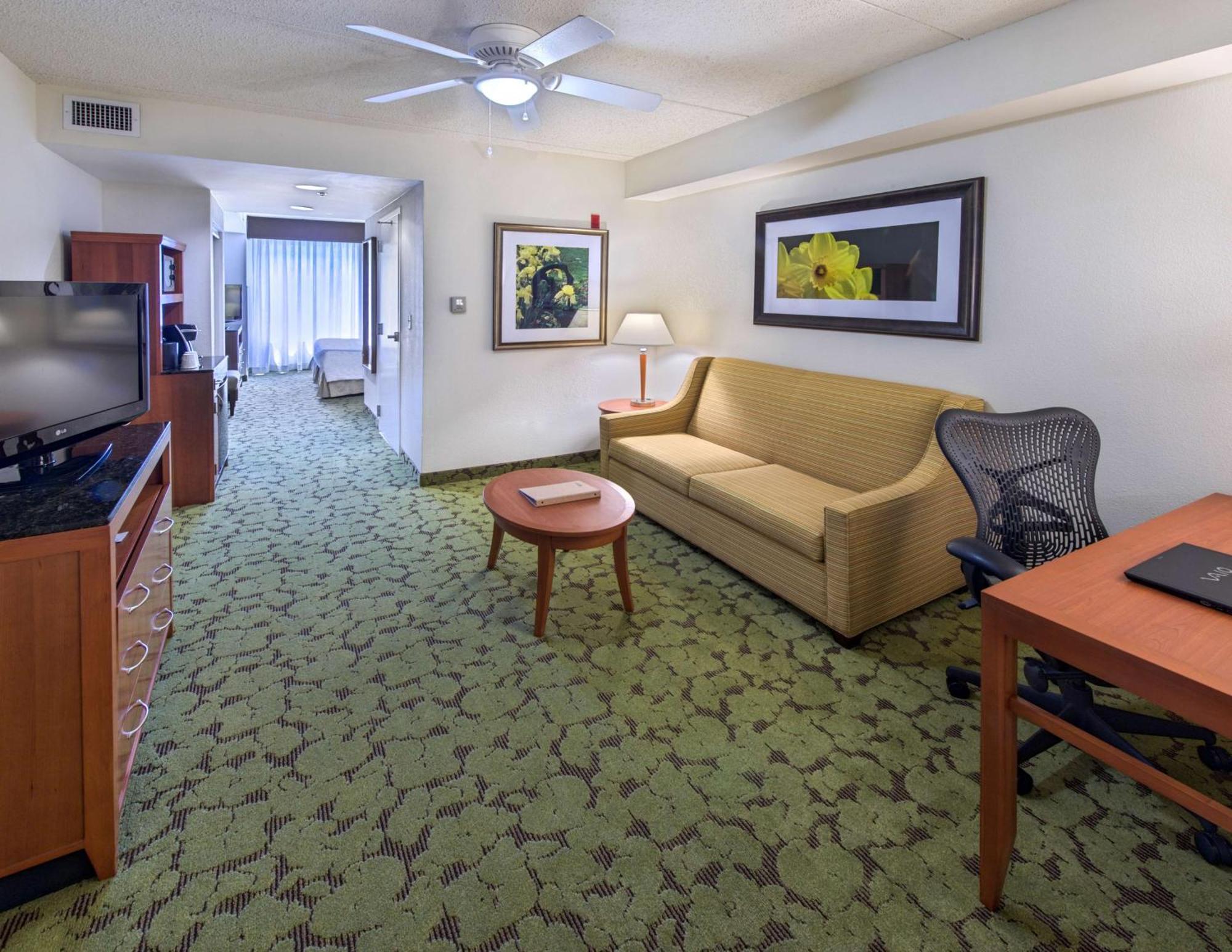 Hilton Garden Inn Tallahassee Central Экстерьер фото