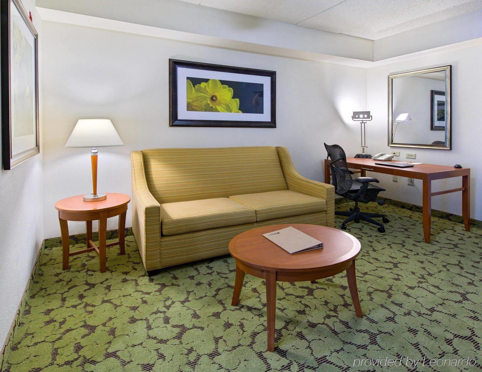 Hilton Garden Inn Tallahassee Central Экстерьер фото